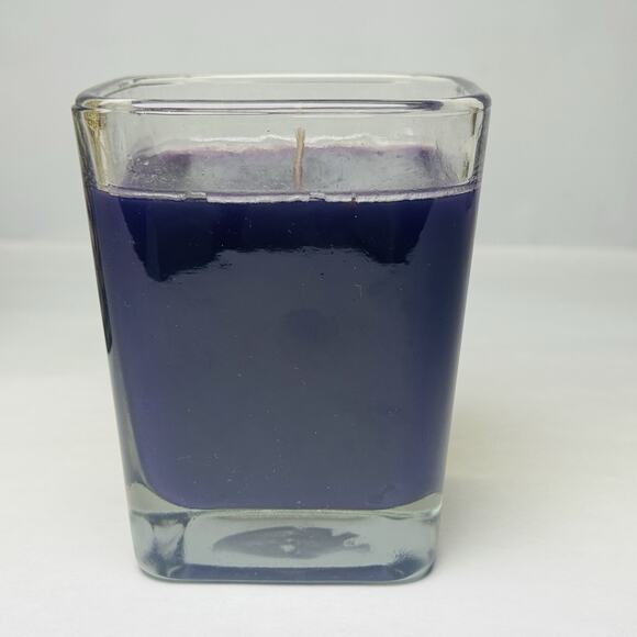 Aromatique Freesia Peach Candle 9 oz in Glass Decorative Cube with Gift Box - Picture 5 of 6